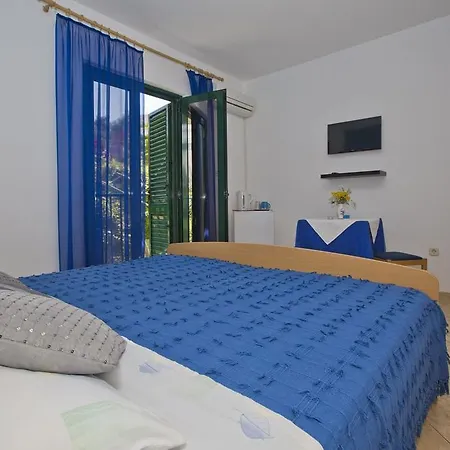 Double Hvar 11589b 3* Hvar Town